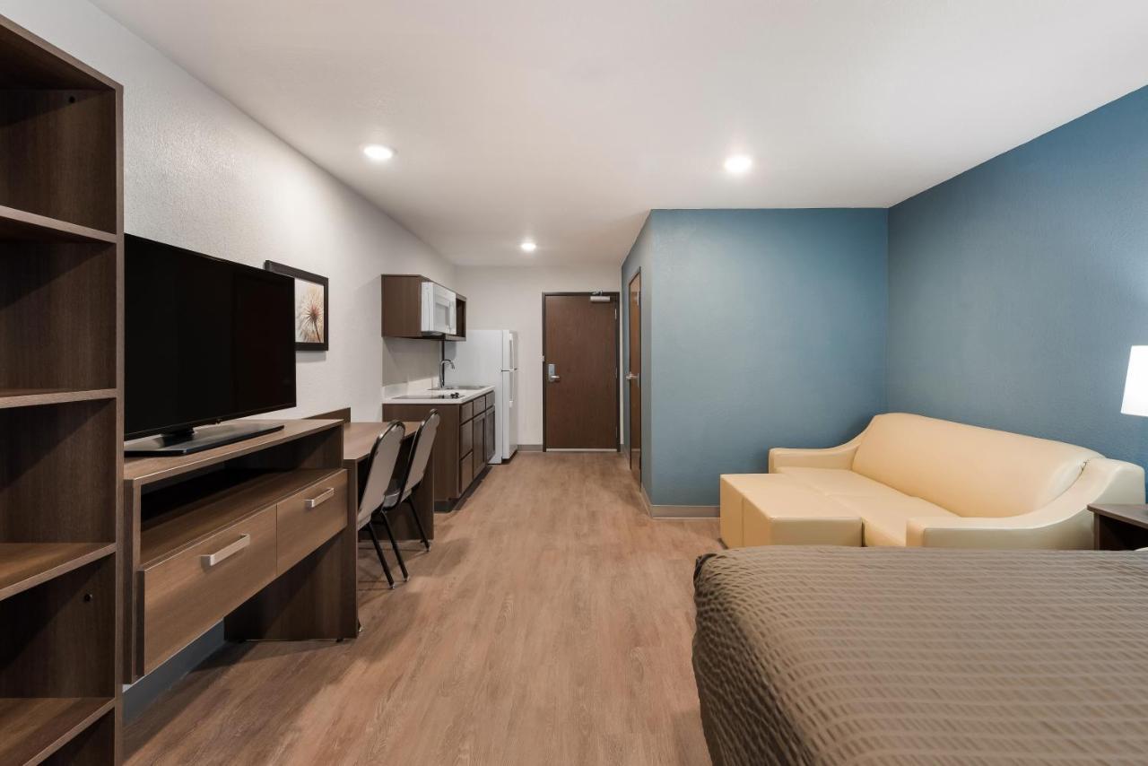 Woodspring Suites Dayton North Exterior photo
